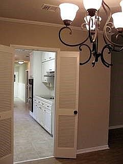 dining area, looking into ki