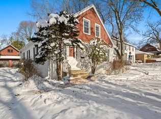 124 W Crystal Lake Ave, Crystal Lake, IL 60014