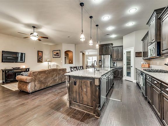 5th image of 705 Fortinbras Dr