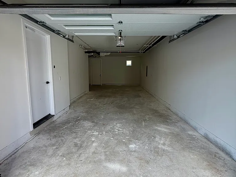 1053 Dewey Ave #1 — Photo 10
