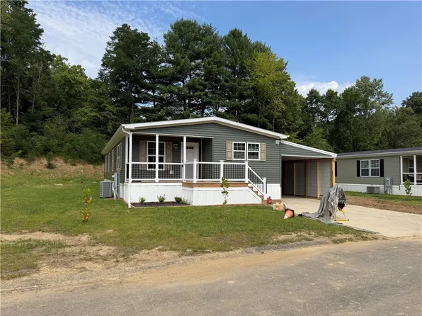 235 Sunnyhill, Valencia, PA 16059