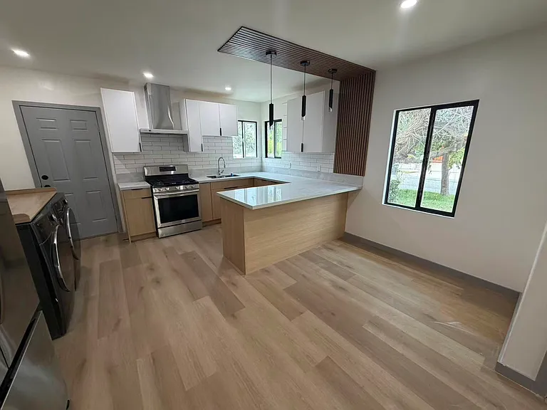 3416 Twin Ave — Photo 1
