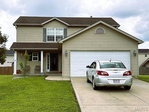 2nd image of 118 Auburn Ct
