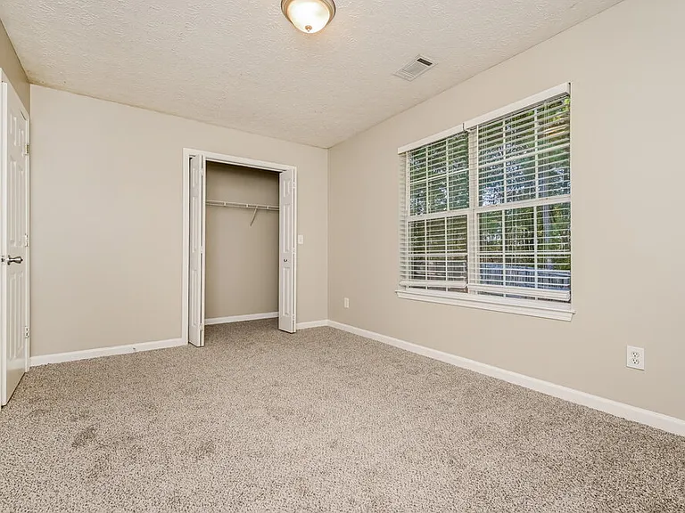 725 Grove Pointe Cir — Photo 12