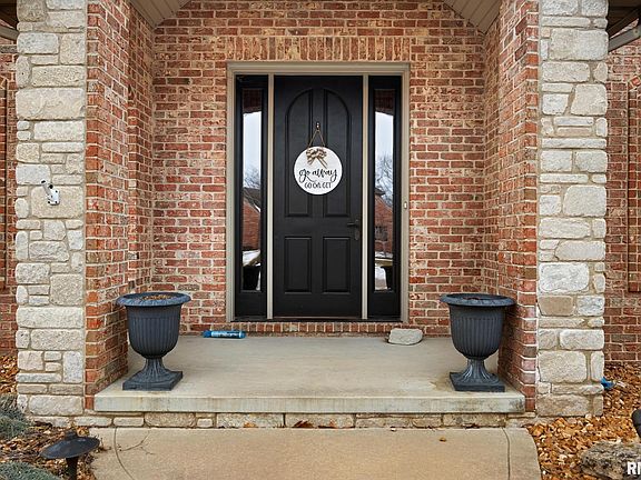 3rd image of 31 Sapphire Point