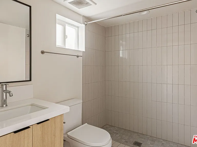 5456 1/2 Barton Ave — Photo 12