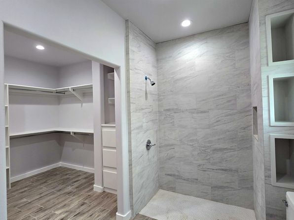 laredo-texas-447523657 picture