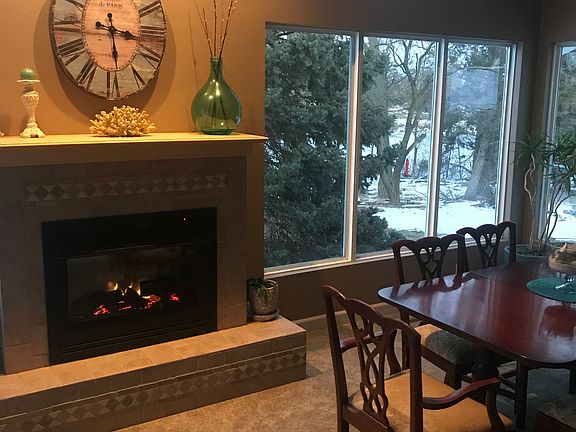 Electric fireplace
