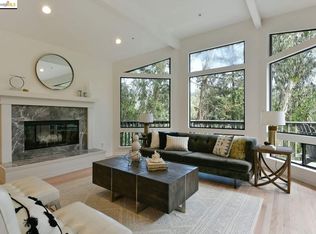 6086 Valley View Rd, Oakland, CA 94611