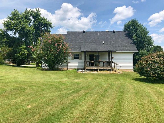 4th image of 1111 Anderson Dr
