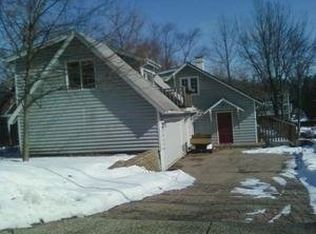 26795 N Oakdale Ln, Mundelein, IL