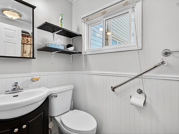 4th image of 179 Prince Albert St