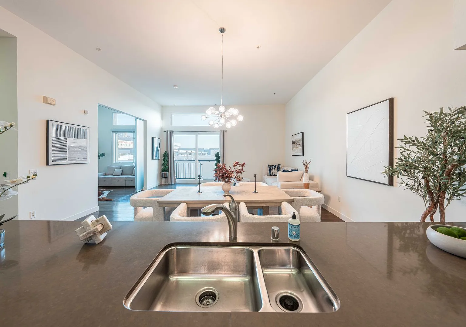 1234 Wilshire Blvd unit 612 Los Angeles, CA 90017 — Photo 4