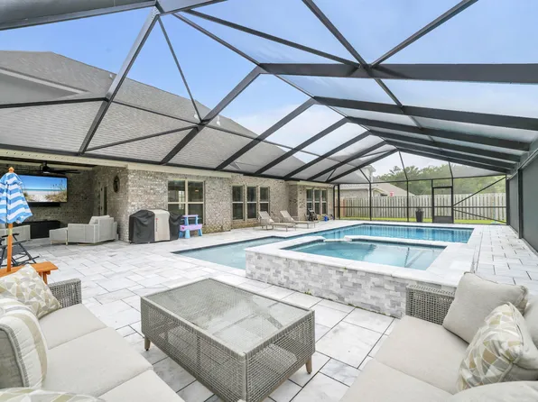 355 Mill Pond Cv, Freeport, FL 32439