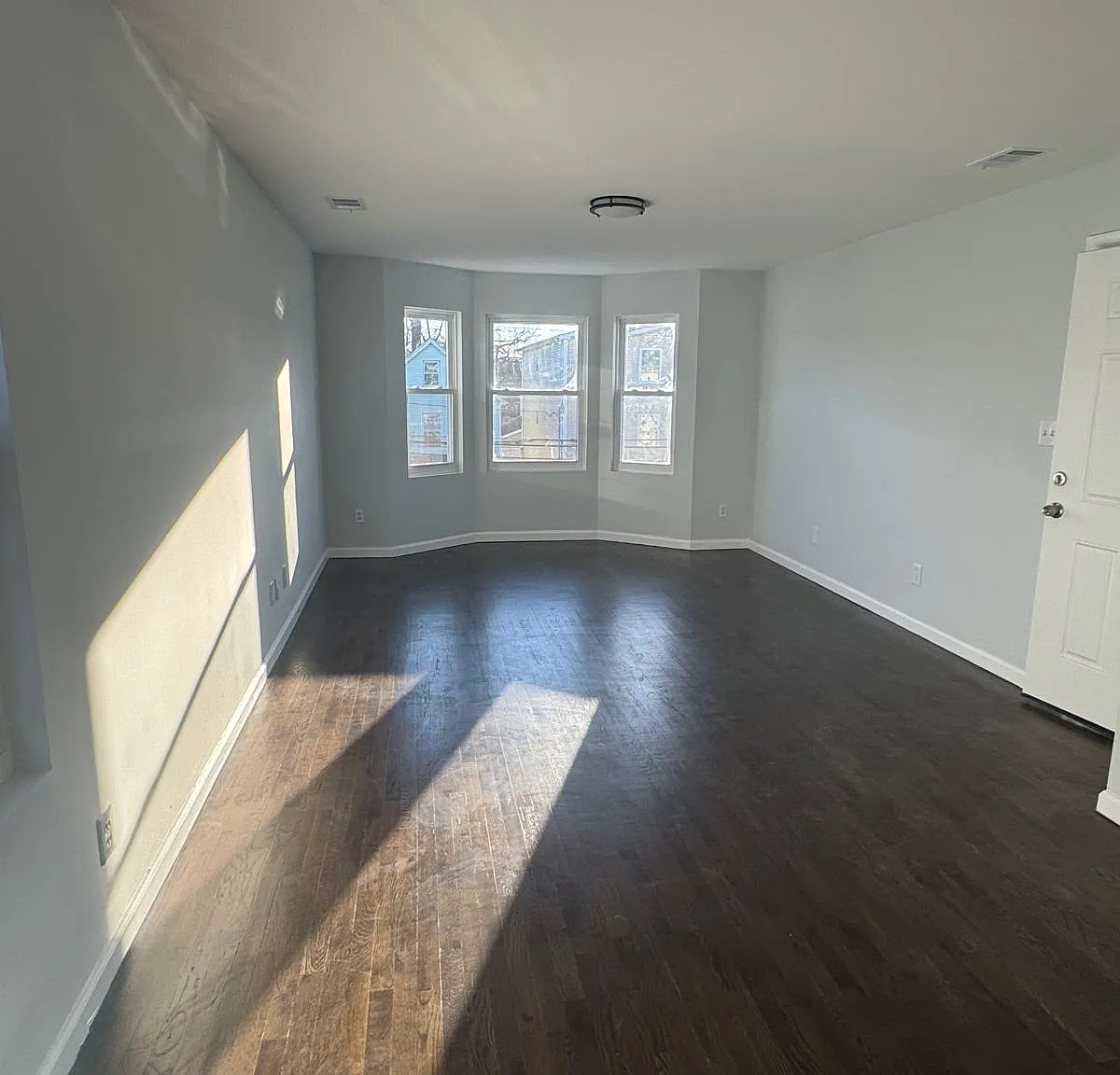 5 bed, $4,500 — Photo 3
