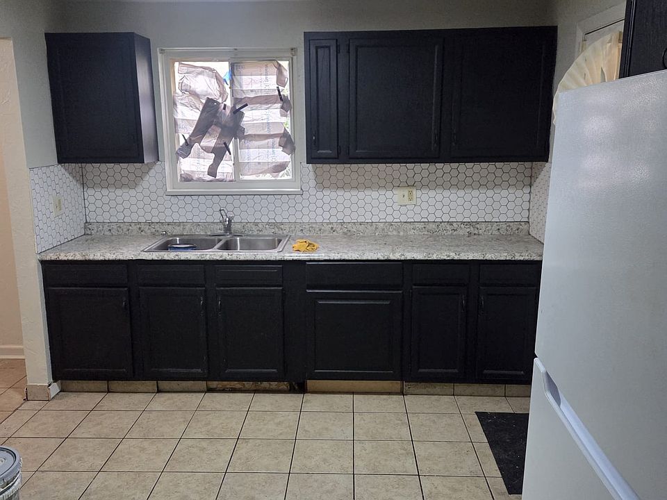 1st image of 23823 Banbury Cir APT 1