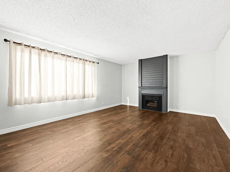 1040 S Garfield Ave — Photo 4