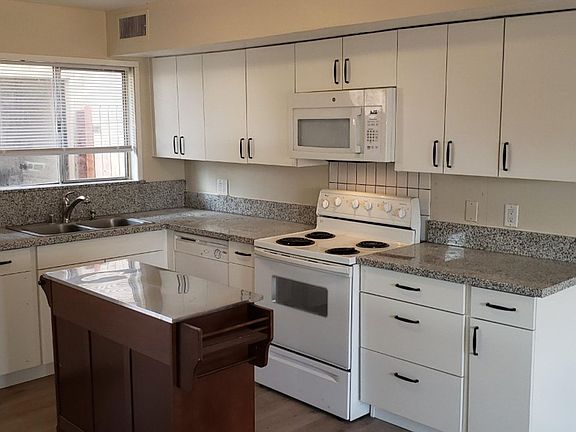 3rd image of 5118 Garden Ln APT C