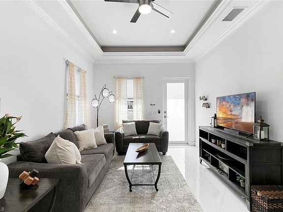 4th image of 2699 Desoto BLVD S