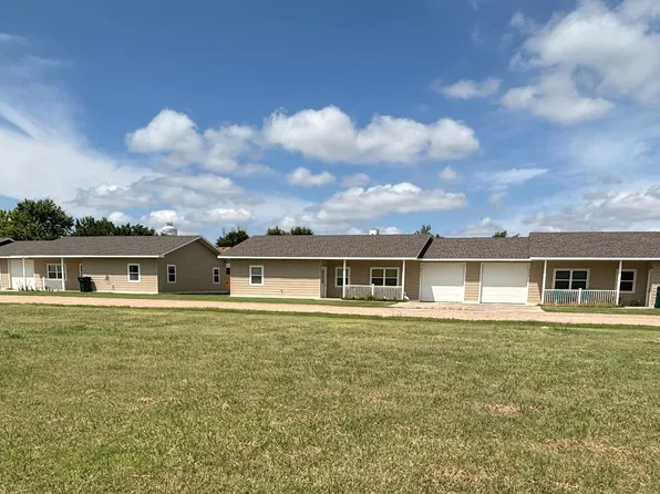 517 E 2nd St, Kinsley, KS 67547