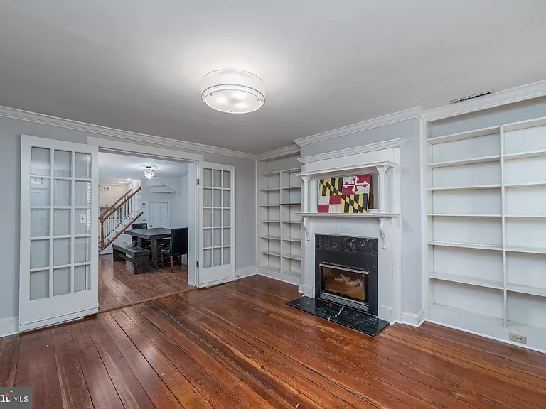 1153 Riverside Ave — Photo 3