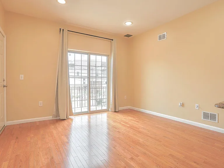 249 Winfield Ave #A — Photo 13