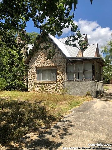 1st image of 731 Sutton Dr