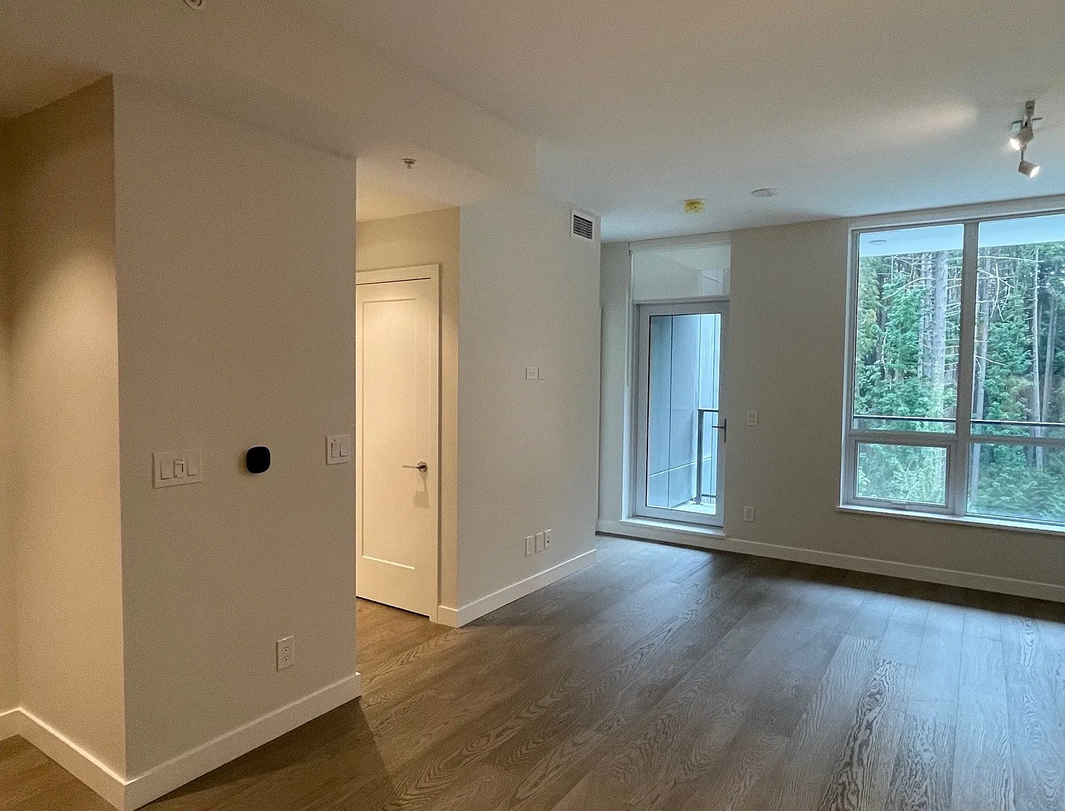 The Conservatory 606 — Photo 4