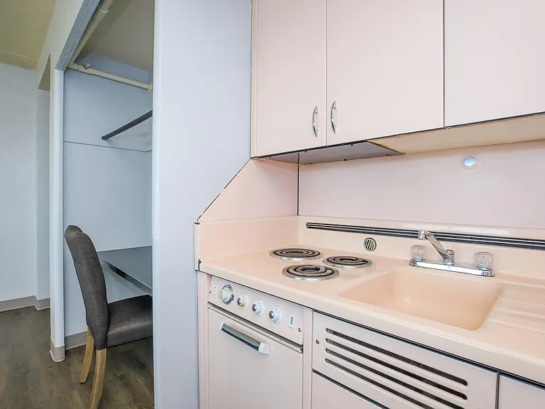 Capitol Hill Apartments — Photo 20
