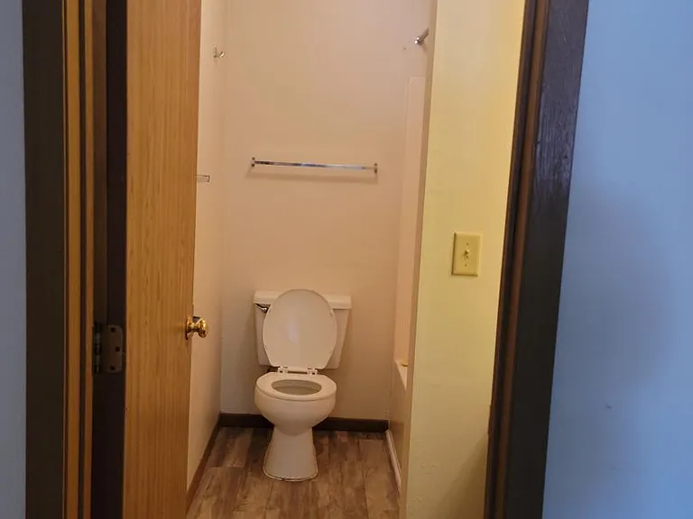 133 E Cedar St — Photo 6