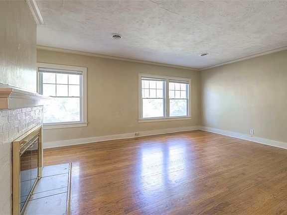 4th image of 4821-23 Jarboe St