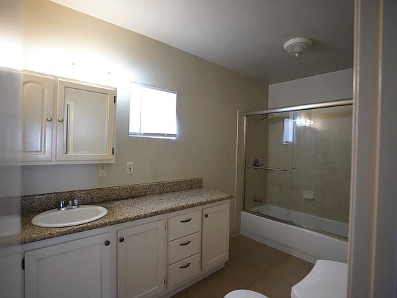 5th image of 1416 E 4th St #1416