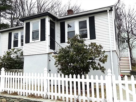 2nd image of 41 Bridgeport St