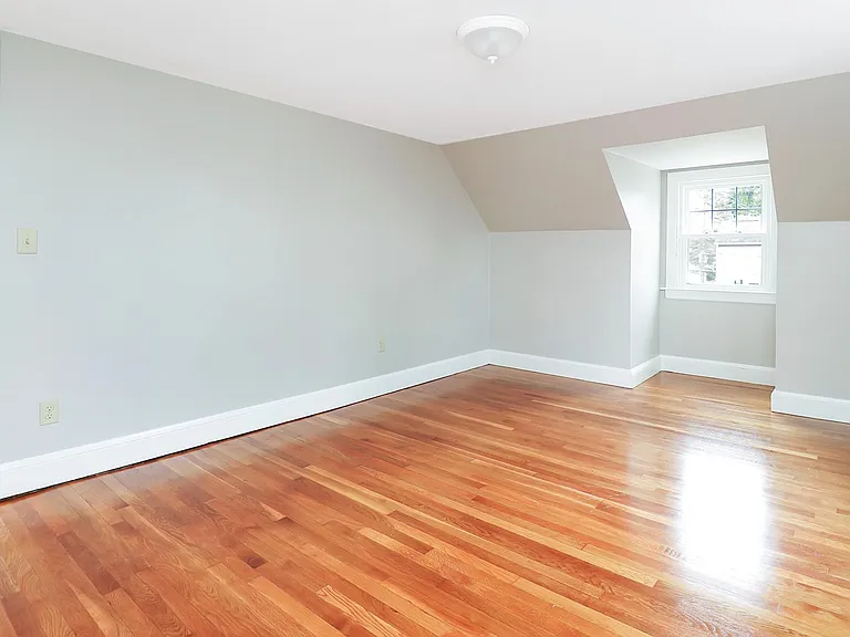 142 Elmwood Ave — Photo 27