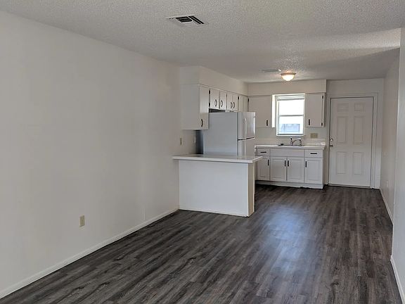 2nd image of 1596 Cypress Dr #1