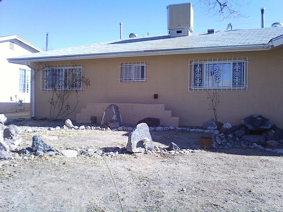 2nd image of 1104 Westerfeld Dr NE