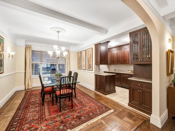 670 West End Avenue image 3 of 11