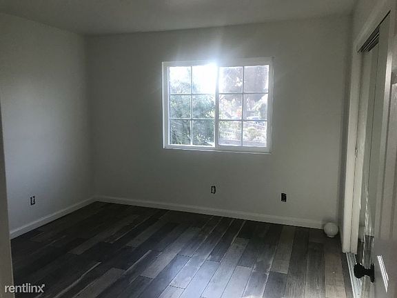 2nd image of 4960 Axtell St
