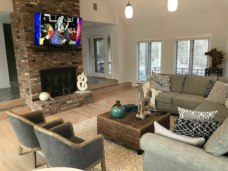34 Rolling Hill Ct E — Photo 4