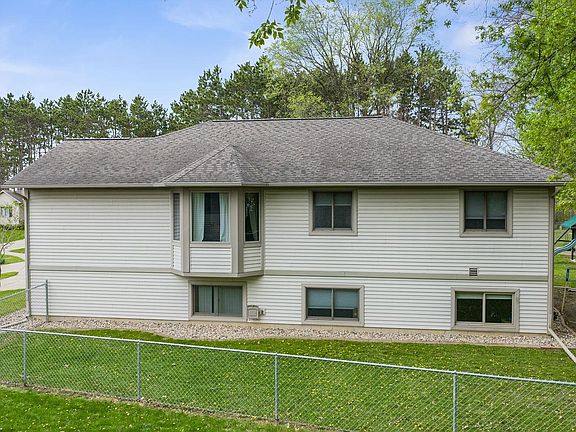 5th image of 2366 Reinhardt Ct