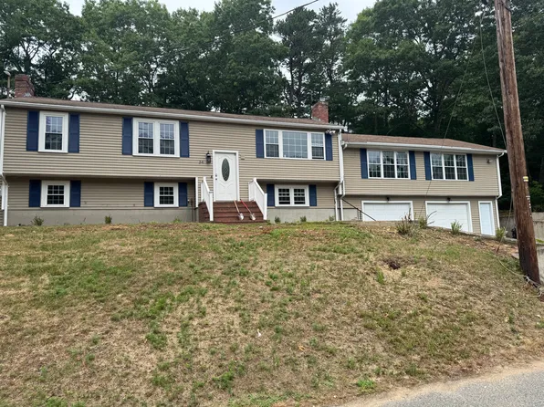 34 Surrey Dr, Plymouth, MA 02360