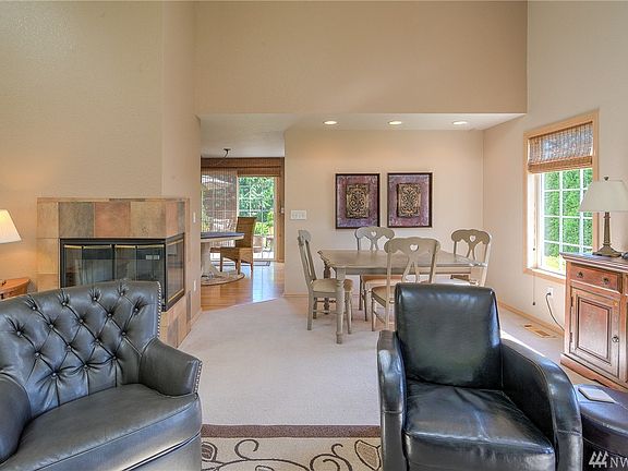 5th image of 3228 41st Way SE