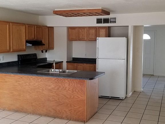 2nd image of 2521 W Hayward Ave