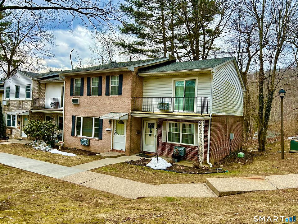 1st image of 19 Surrey Lane #19
