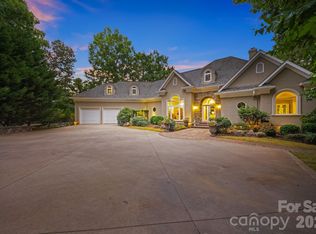 2161 Windy Oaks Dr, Fort Mill, SC 29708