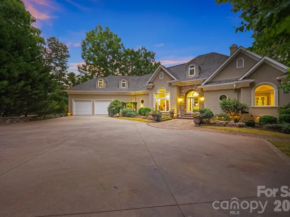 2161 Windy Oaks Dr, Fort Mill, SC 29708