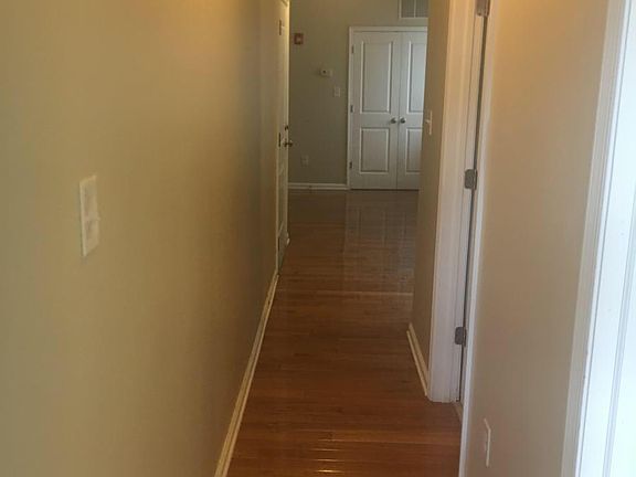 3rd image of 1625 W Diamond St APT 000003