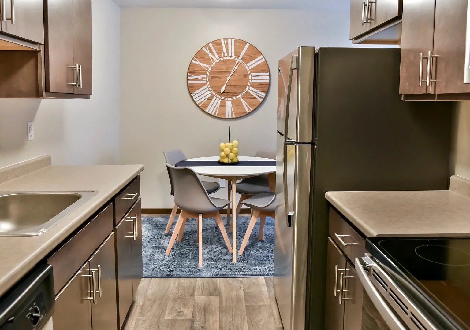 Oakdale Apartments — Photo 1