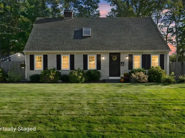 160 Crescent Ave, North Attleboro, MA 02760