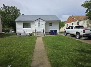905 E Kemp Ave, Watertown, SD 57201